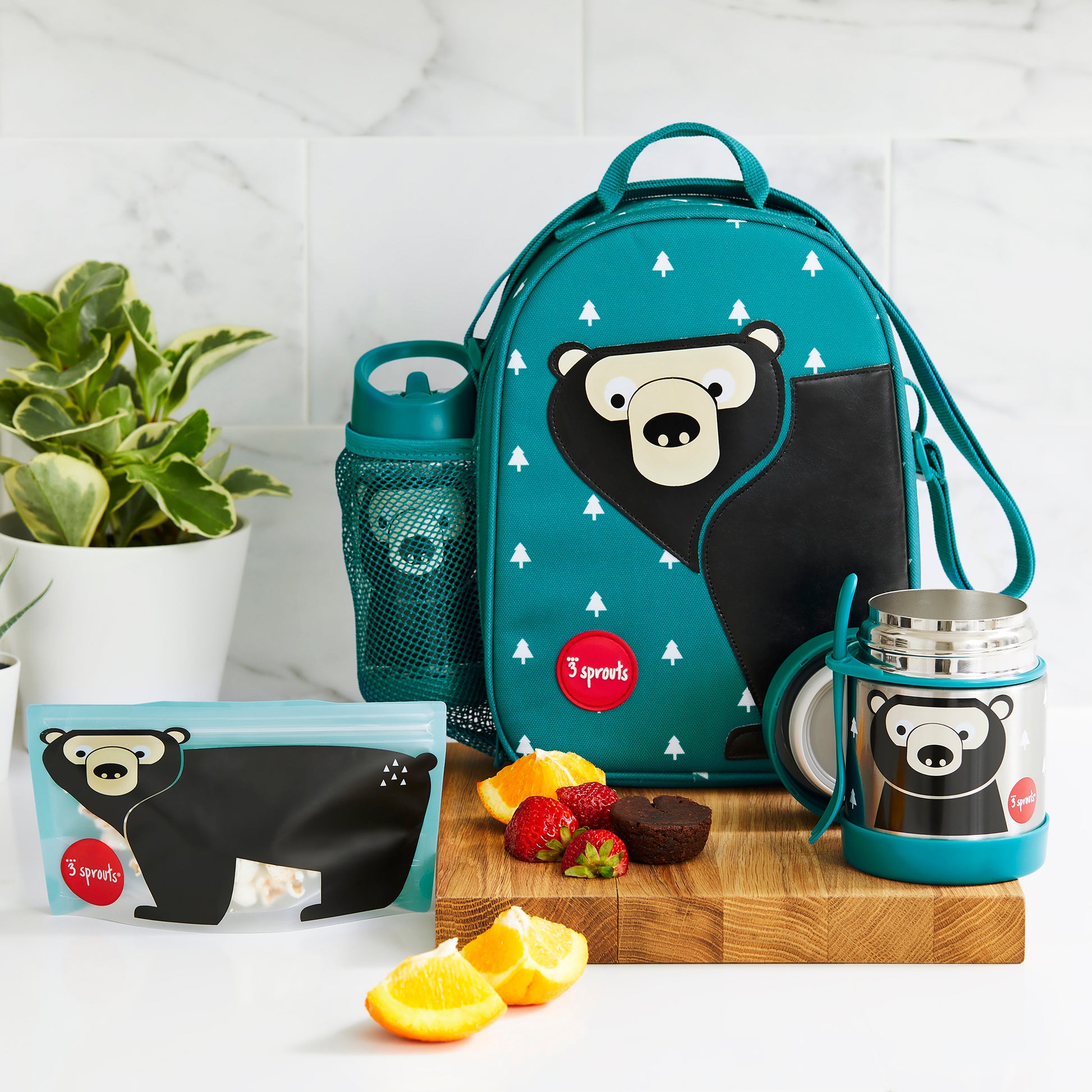 https://www.3sprouts.com/cdn/shop/products/LUBEA_3Sprouts_Lunch_Bag_Bear_Lifestyle_1_version1.jpg?v=1671038489&width=1946