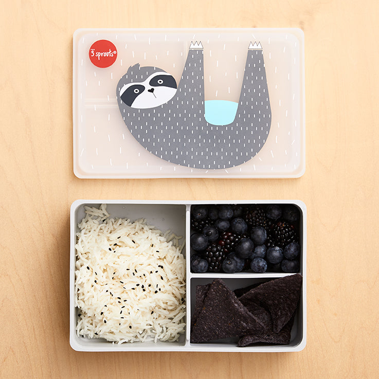 https://www.3sprouts.com/cdn/shop/products/SBSLO_3Sprouts_Silicone_Bento_Box_Sloth_Lifestyle_1.jpg?v=1672025585&width=1445
